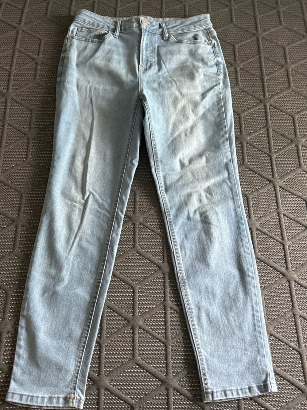 No Boundaries Light Wash Straight Leg Jeans